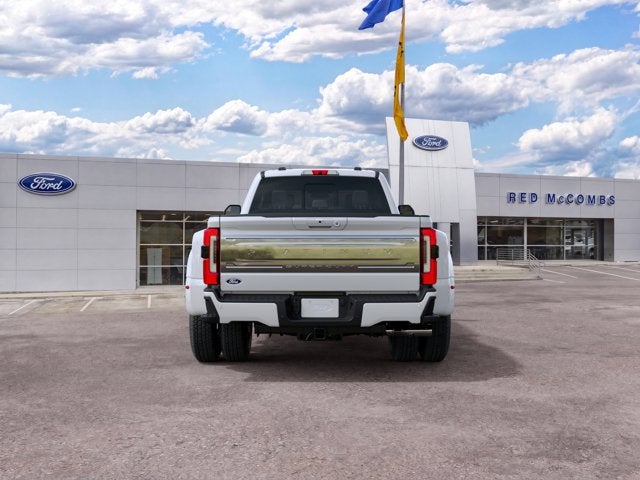 2027 Ford Super Duty F-350 DRW Platinum