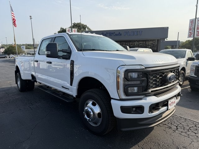 2026 Ford Super Duty F-350 DRW XL