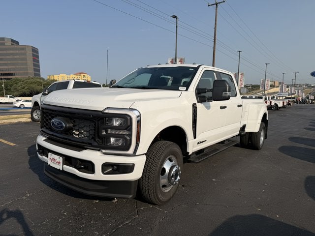 2026 Ford Super Duty F-350 DRW XL