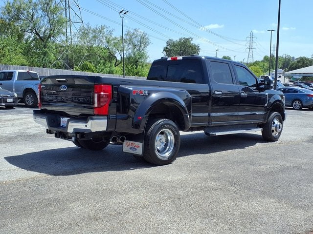 2022 Ford Super Duty F-350 DRW LARIAT