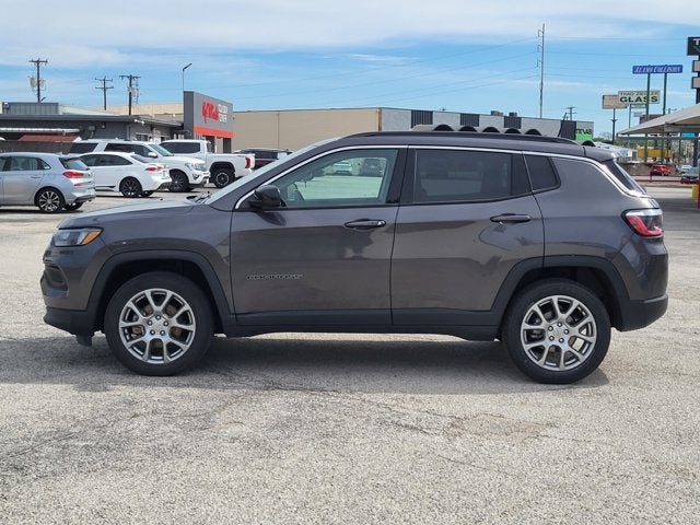 2022 Jeep Compass Latitude Lux