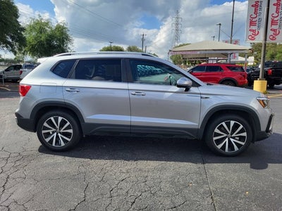 2024 Volkswagen Taos SE