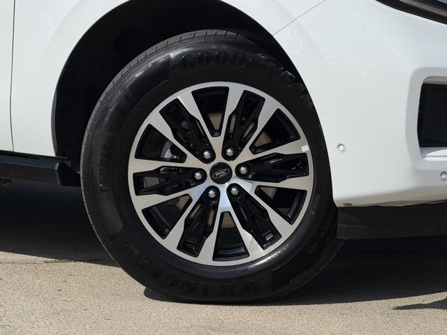 2025 Ford Expedition Platinum®