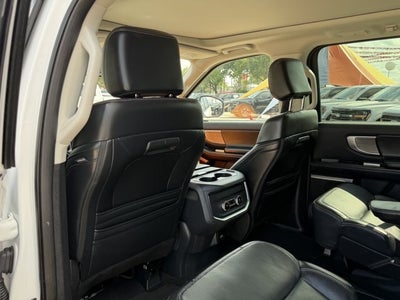 2025 Ford Expedition Platinum®