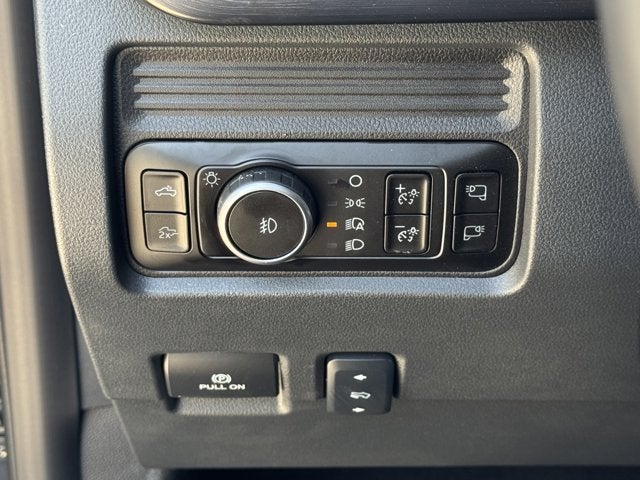 2025 Ford Super Duty F-250 SRW LARIAT PRO Shop