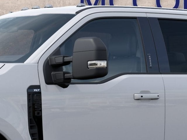 2027 Ford Super Duty F-350 SRW XLT