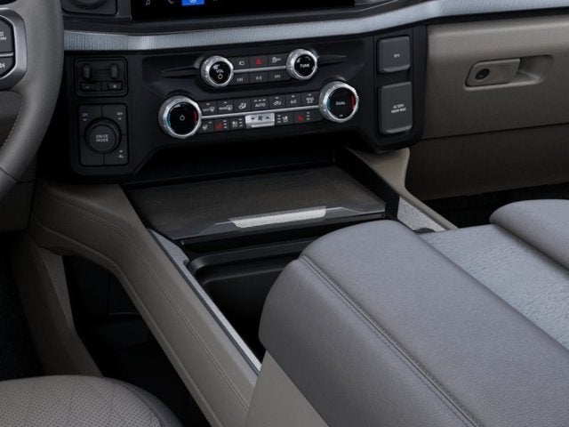 2027 Ford Super Duty F-350 DRW Platinum®