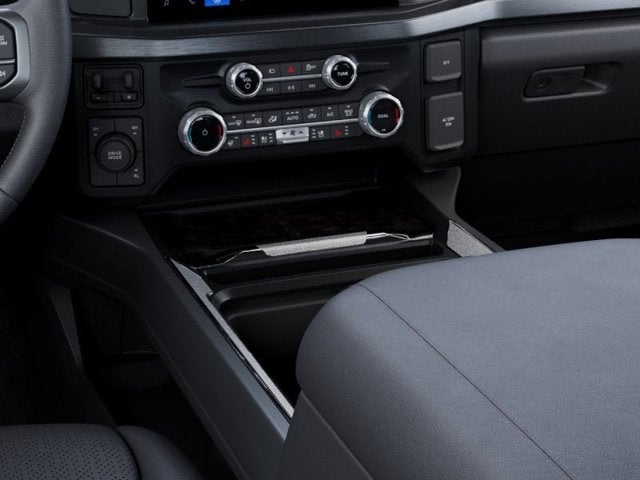 2027 Ford Super Duty F-350 DRW Lariat®
