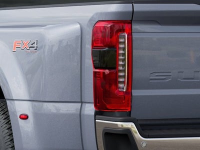 2027 Ford Super Duty F-350 DRW Lariat®