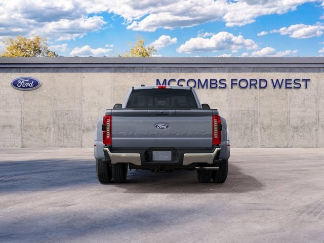 2027 Ford Super Duty F-350 DRW Lariat®