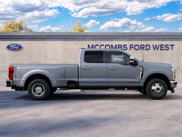 2027 Ford Super Duty F-350 DRW Lariat®