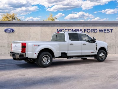 2027 Ford Super Duty F-350 DRW Lariat®