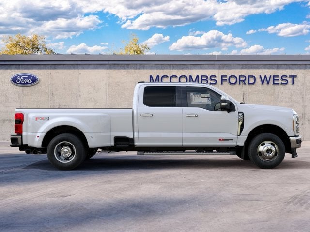 2027 Ford Super Duty F-350 DRW Lariat®