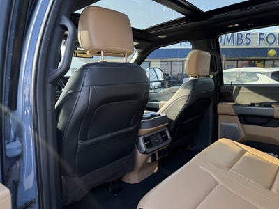 2023 Ford Super Duty F-450 DRW Lariat