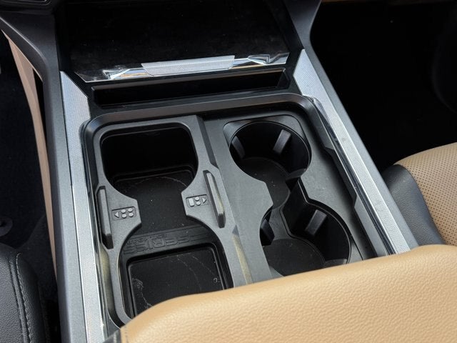 2023 Ford Super Duty F-450 DRW Lariat