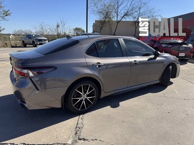 2022 Toyota Camry SE