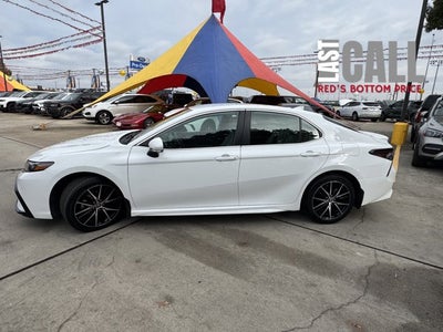 2024 Toyota Camry Hybrid SE