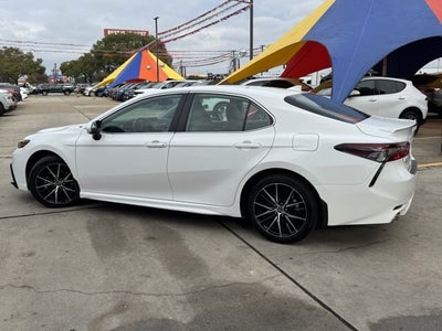 2024 Toyota Camry Hybrid SE