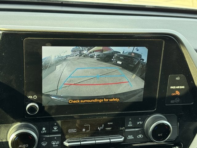 2023 Toyota Highlander LE