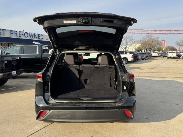 2023 Toyota Highlander LE