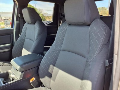 2025 Toyota Tacoma 4WD SR5