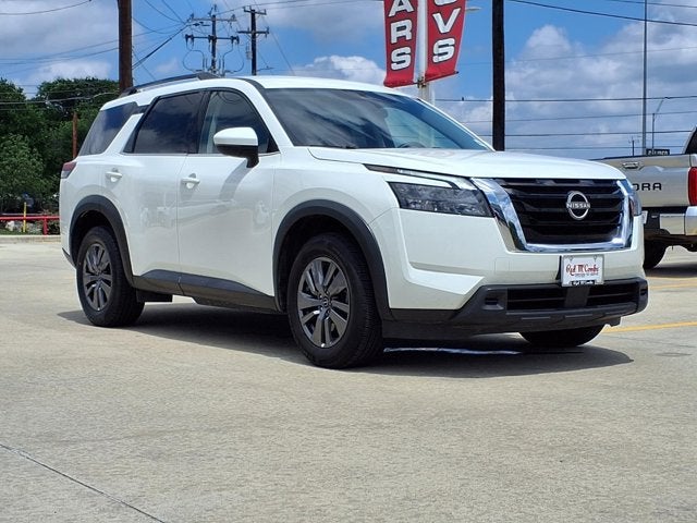 2025 Nissan Pathfinder SV