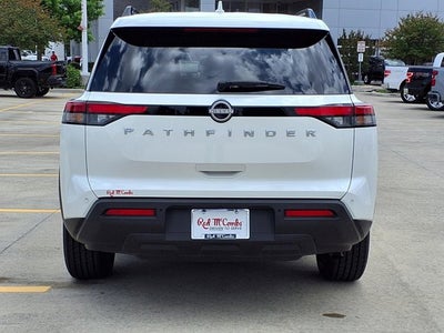 2025 Nissan Pathfinder SV
