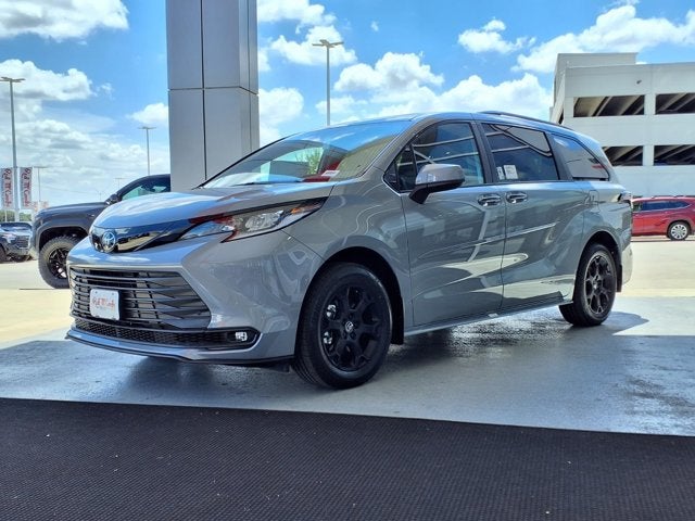 2026 Toyota Sienna Woodland Edition