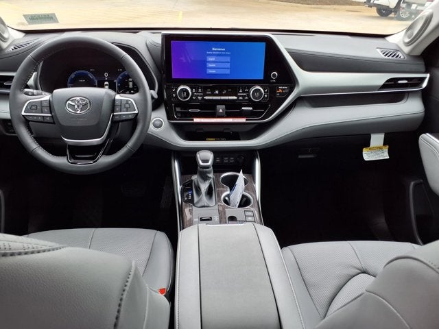 2026 Toyota Highlander Hybrid Platinum