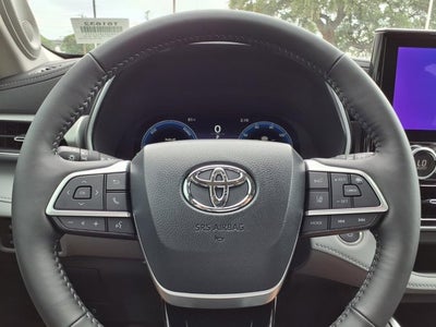 2026 Toyota Highlander Hybrid Platinum