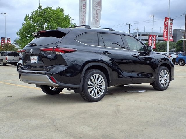 2026 Toyota Highlander Hybrid Platinum