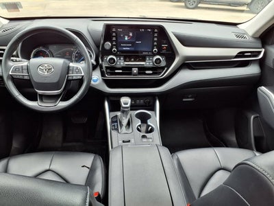2022 Toyota Highlander Hybrid XLE