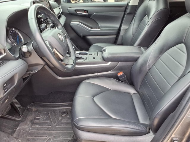2022 Toyota Highlander Hybrid XLE