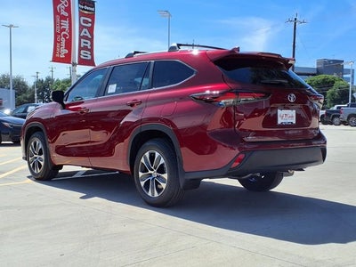 2026 Toyota Highlander Hybrid XLE