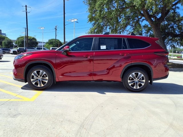 2026 Toyota Highlander Hybrid XLE