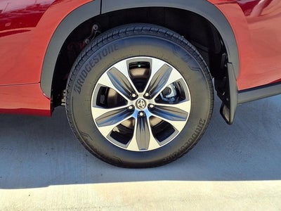 2026 Toyota Highlander Hybrid XLE