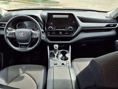 2025 Toyota Highlander LE