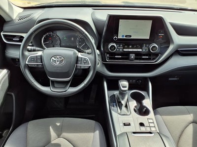 2025 Toyota Highlander LE