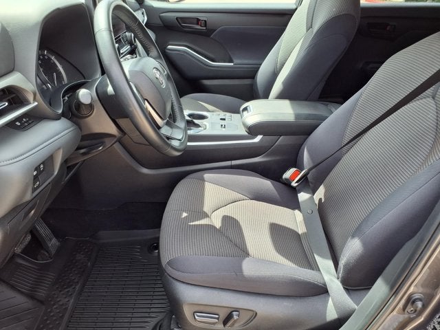 2025 Toyota Highlander LE