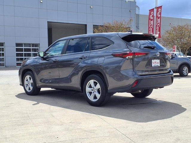 2025 Toyota Highlander LE