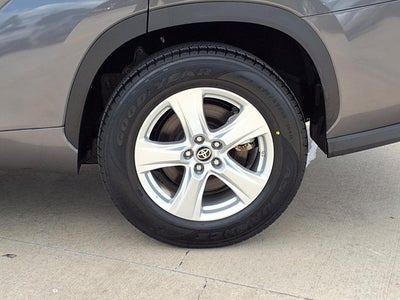 2025 Toyota Highlander LE