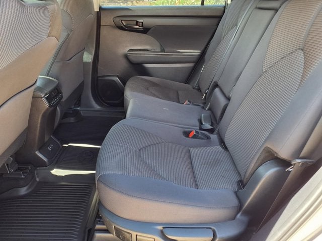 2025 Toyota Highlander LE