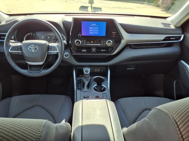 2025 Toyota Highlander LE