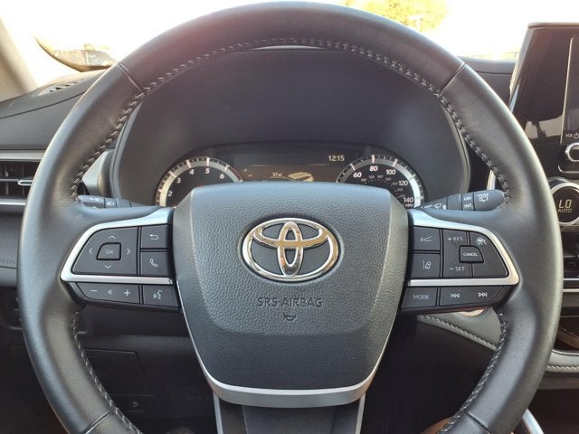 2025 Toyota Highlander LE