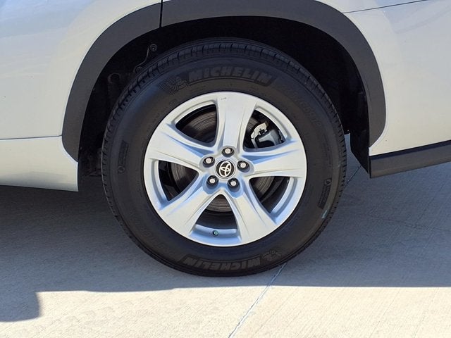 2025 Toyota Highlander LE