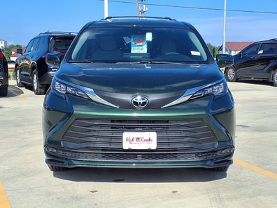 2026 Toyota Sienna LE