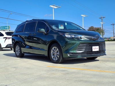 2026 Toyota Sienna LE
