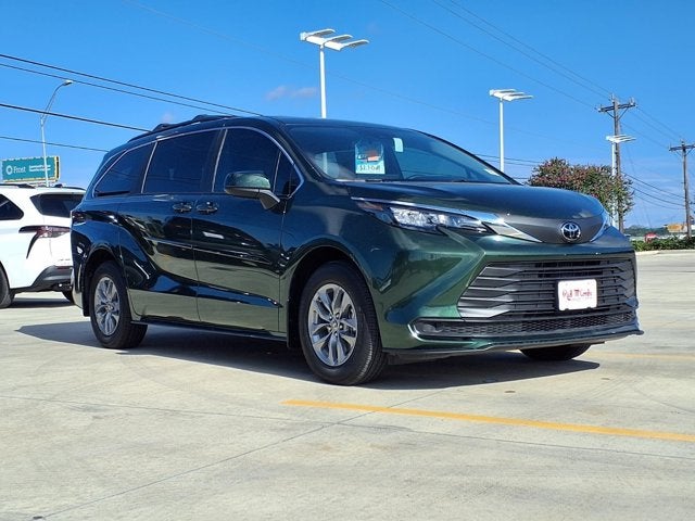 2026 Toyota Sienna LE