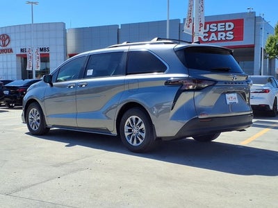 2026 Toyota Sienna LE