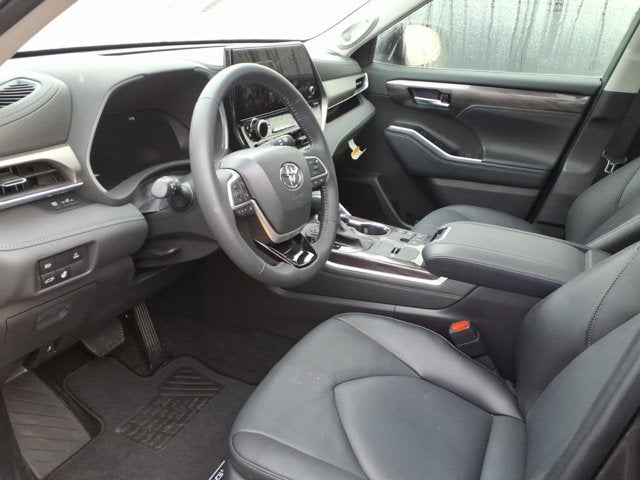 2025 Toyota Highlander Hybrid Limited